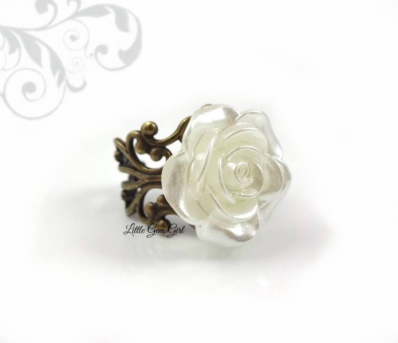Weiße Rose Ring - Off White Irisierend Mit Ab-Effekt 6 Metalloberfläche Hohe Qualität Einstellbare Filigrane Schmuck von LittleGemGirl