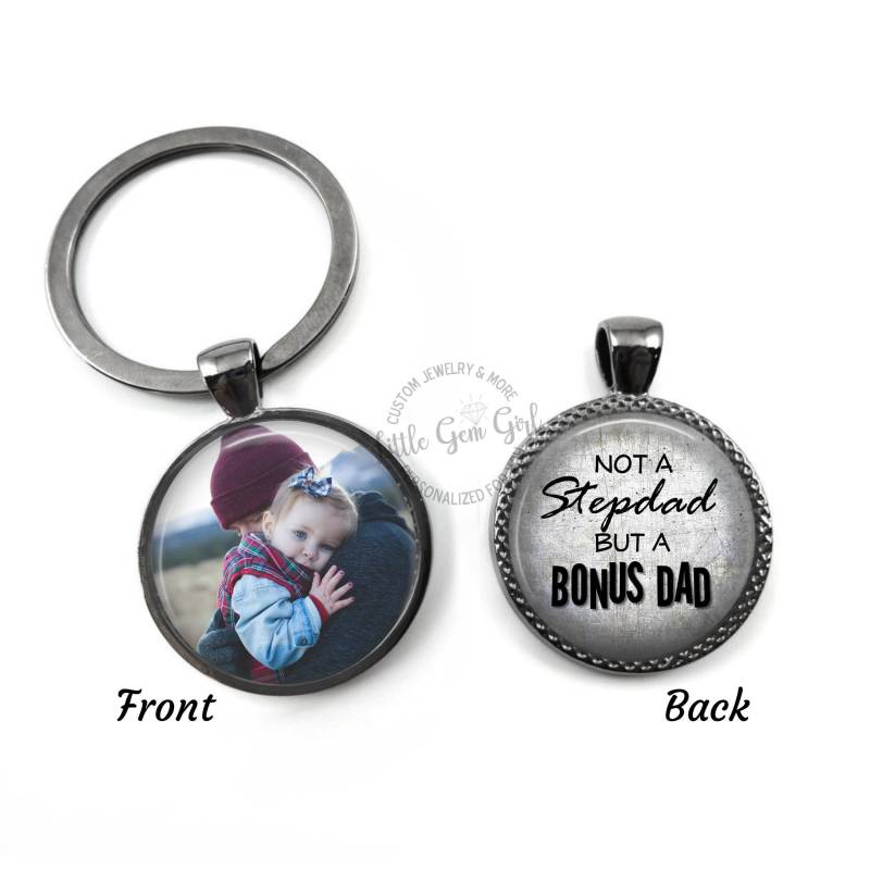 stiefvater Bonus Dad Schlüsselanhänger Charm - Personalisierter Foto Für Den Vatertag Doppelseitig Benutzerdefiniertes Bild Andenken Geschenk von LittleGemGirl