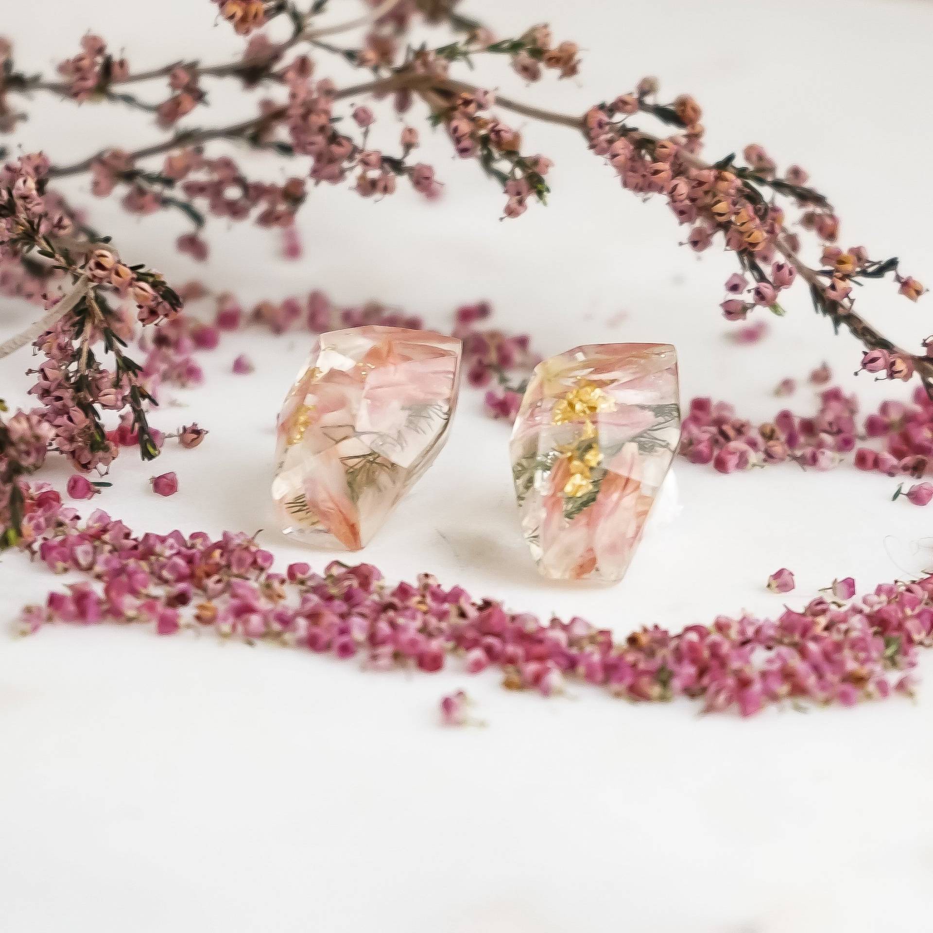 Eco Resin Ohrringe Blume Facettiert Ohrstecker Geschenk Für Sie Beste Freundin Naturliebhaber von LittleHurricaneCo
