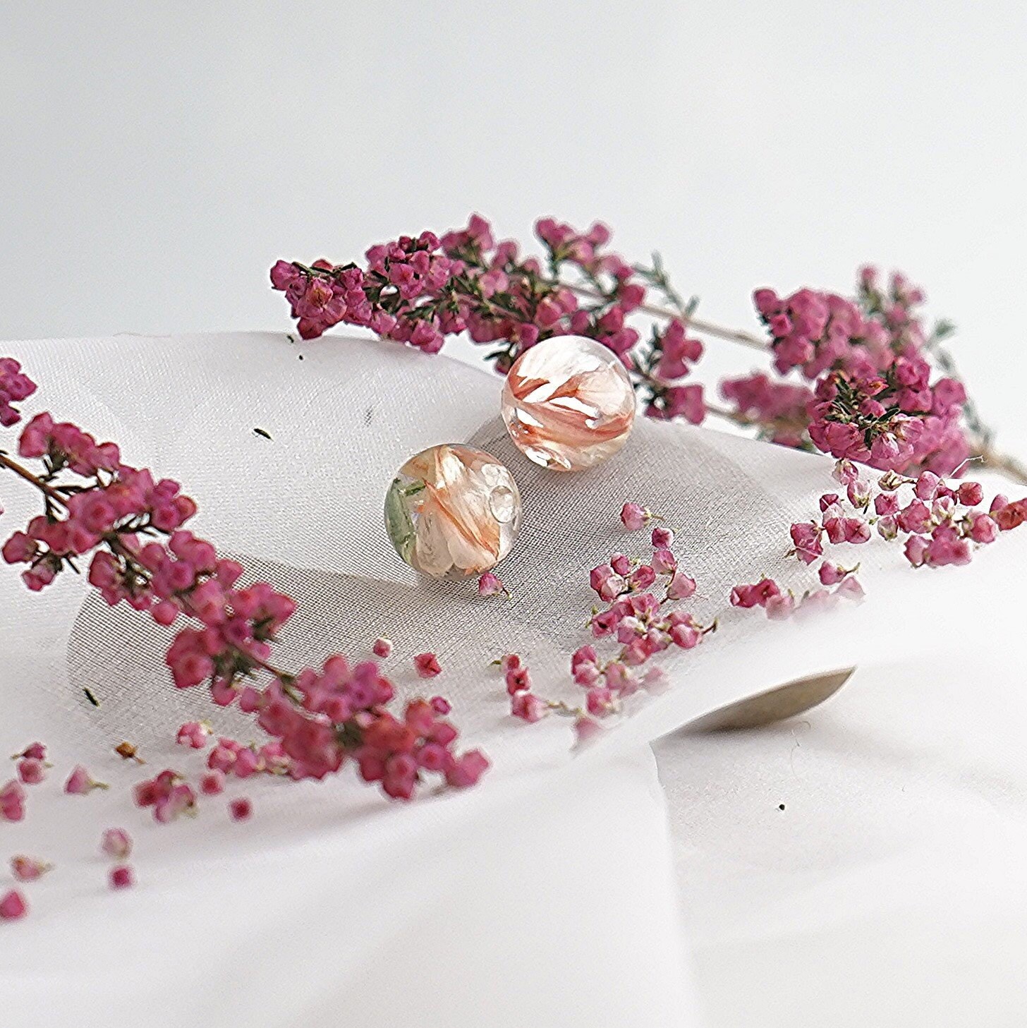 Kleine Rosa Blütenblatt Kugel Ohrstecker Geschenk Für Sie Beste Freundin von LittleHurricaneCo