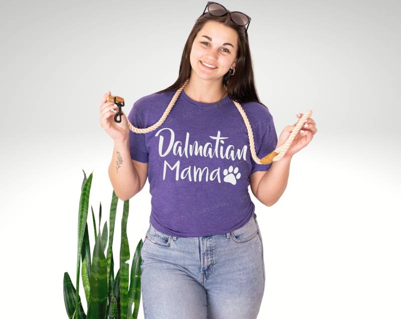 Dalmatiner Mama | Oder Jede Rasse Weiches Bequemes Hundeshirt - Hundeliebhaber Hundemami Shirt Hundemama von LittleHuskyShop