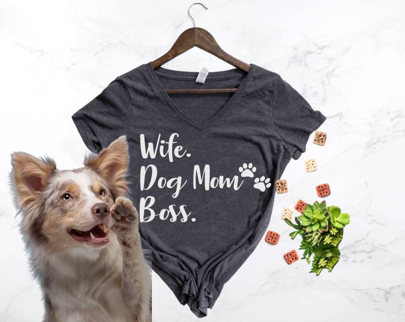 Dog Mom Boss Lustiges Hundeshirt Für Hundemütter - Geschenk Hundemutter Hundefrau Mama Tank von LittleHuskyShop