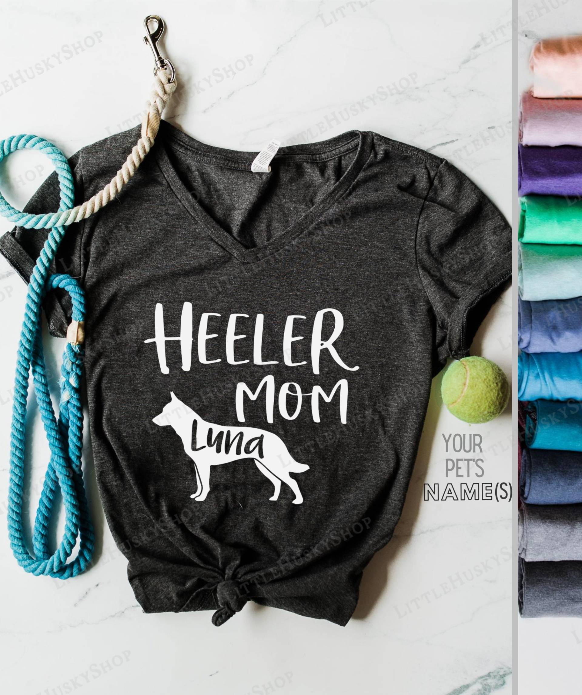Heeler Mom Shirt Mit Dem Namen Ihres Hundes - Weiches T-Shirt Blaues Mama Rotes Benutzerdefinierter Hundename Haustiername Personalisiertes T von LittleHuskyShop