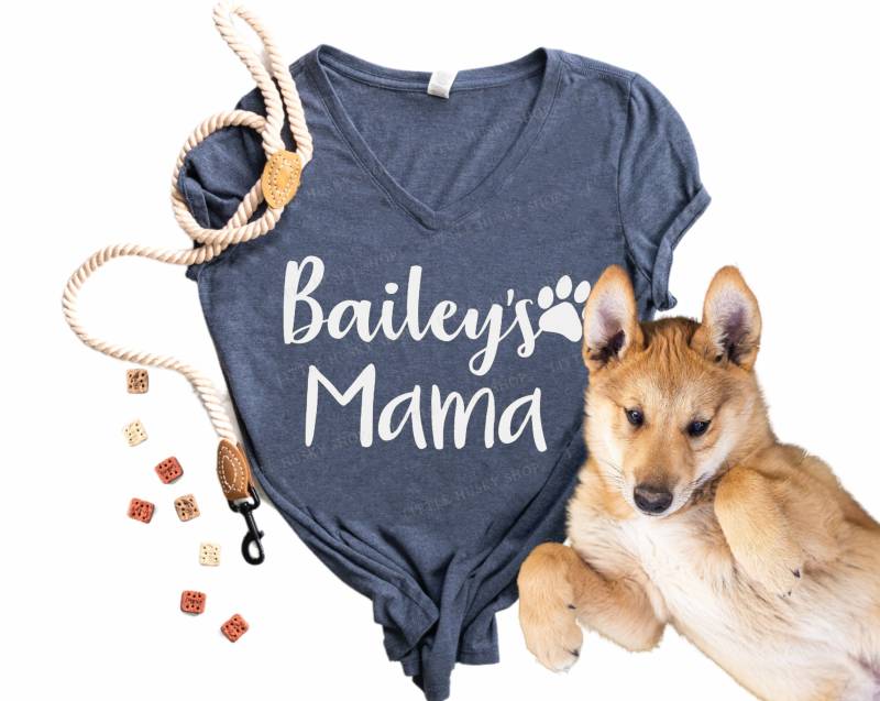 Hunde Mama Shirt Mit Namen Oder Ihres Haustieres - Hundeliebhaber Personalisiertes T von LittleHuskyShop