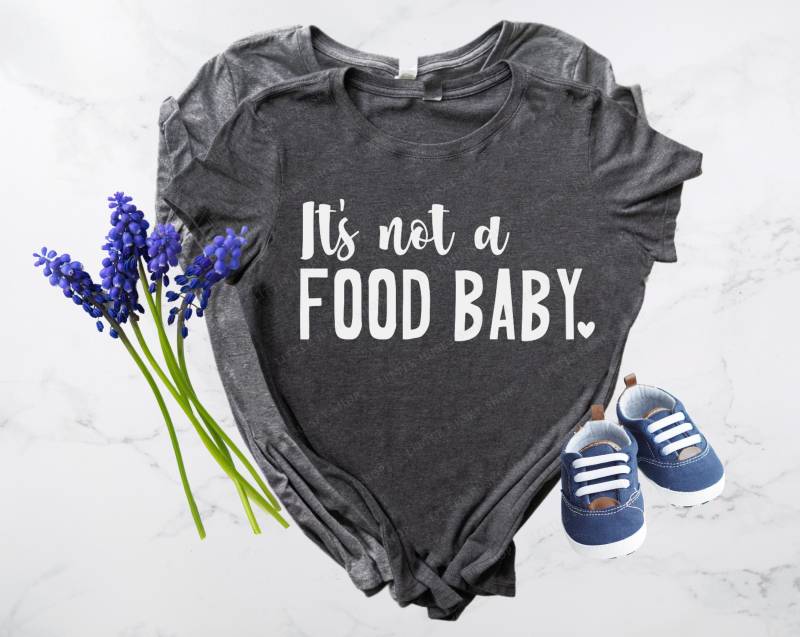 It Es Not A Food Baby Funny Pregnant Shirt - Geschenk Shower Having Lustiges Schwangeres Bauch Tshirt I'm Congrats Preggo von LittleHuskyShop