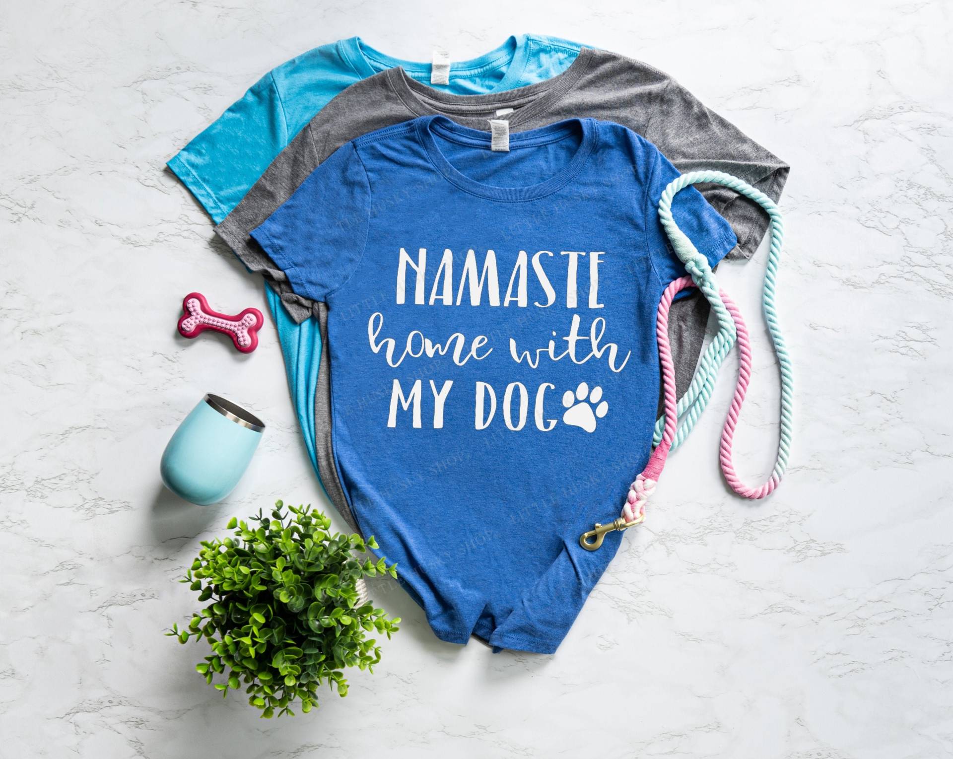 Namaste Stay Home With My Dog | Oder Jede Rasse Shirt - Namastay Hund Imma With My Hundemama Hundeliebe Süßes Hundeshirt von LittleHuskyShop
