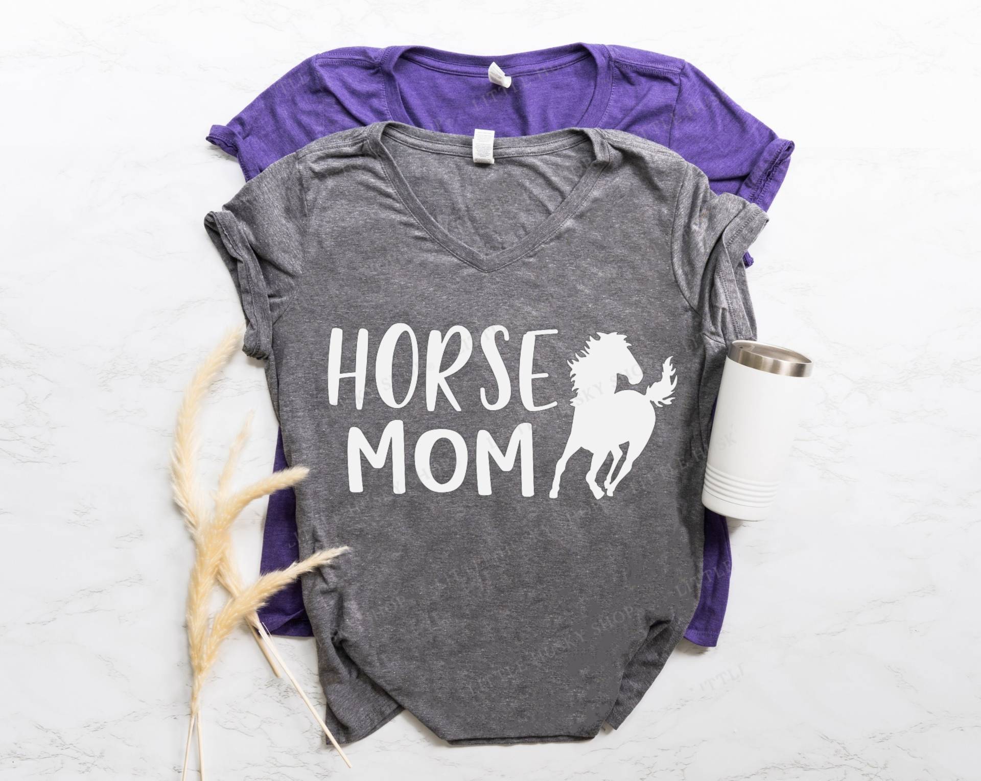 Weiches T-Shirt Mit Pferd - Mama Mutter Der Pferde Oder Tank Süßes Shirt Bauernhof Mädchen Reiter Reitpferde von LittleHuskyShop