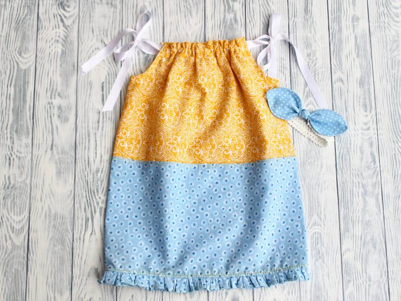 Baby Kissenbezug Kleid Und Schleife Stirnband Set in Gelb Blau, 1 Baby Kissenbezug Kleid Und Schleife Stirnband Set in Gelb Blau, 1 von LittleImpacts