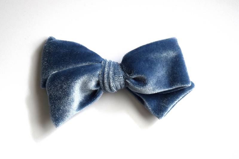 Clara Blau Ballett Samt Hand Gebunden Bogen Für Neugeborenes Kind Kleine Mädchen Foto Prop Bezaubernd Schöne Herbst Winter Frühling Sommer Schleife Clara Blau Ballett Samt Hand Gebunden Bogen Für Neugeborenes Kind Kleine Mädchen Foto Prop Bezaubernd Schöne Herbst Winter Frühling Sommer Schleife von LittleKateDesigns