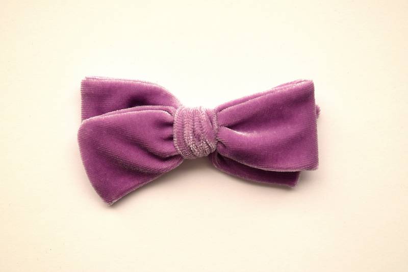 Lila Samt Hand Gebunden Bogen Für Neugeborenes Kind Mädchen Foto Prop Bezaubernd Schöne Lavendel Ostern Frühling Sommer Lila Schleife Lila Samt Hand Gebunden Bogen Für Neugeborenes Kind Mädchen Foto Prop Bezaubernd Schöne Lavendel Ostern Frühling Sommer Lila Schleife von LittleKateDesigns