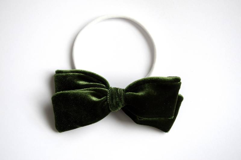 Olivia Velvet Hand Gebunden Stirnband Für Neugeborenes Kind Kleine Mädchen Foto Prop Bezaubernd Schöne Herbst Winter Frühling Sommer Grün Olivia Velvet Hand Gebunden Stirnband Für Neugeborenes Kind Kleine Mädchen Foto Prop Bezaubernd Schöne Herbst Winter Frühling Sommer Grün von LittleKateDesigns