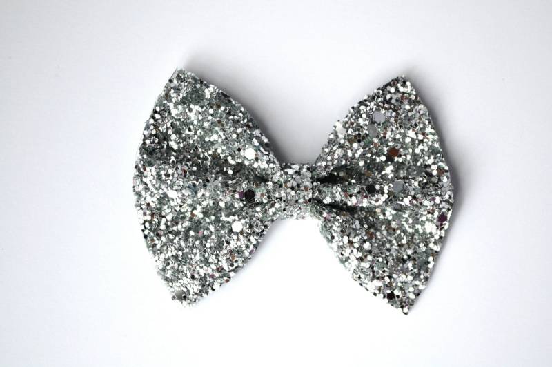 Silver Glitter Bogen Foto Prop Bilder Stirnband Für Neugeborenen Baby Kleinen Mädchen Kind Erwachsener Frühling Sommer Valentinstag Ostern Clip Silver Glitter Bogen Foto Prop Bilder Stirnband Für Neugeborenen Baby Kleinen Mädchen Kind Erwachsener Frühling Sommer Valentinstag Ostern Clip von LittleKateDesigns