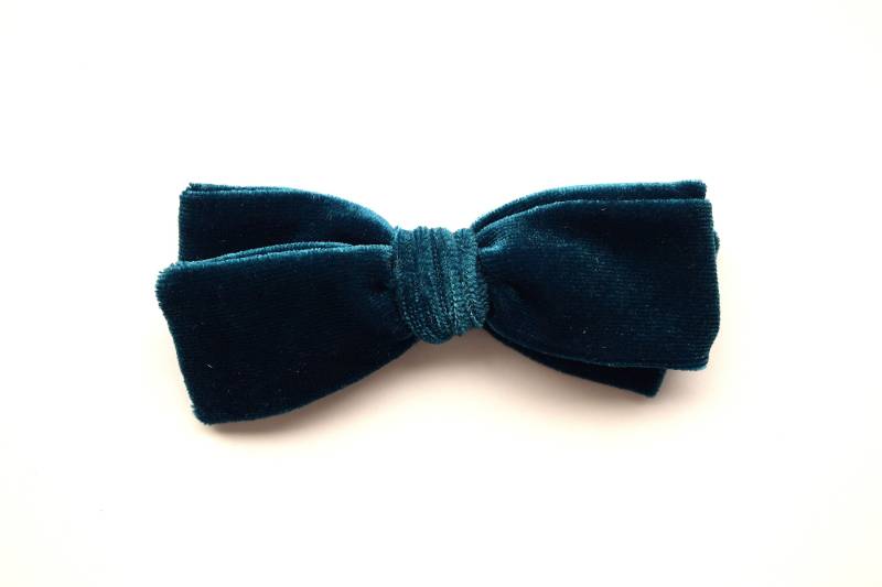 Tiefes Blaugrün Samt Hand Gebunden Bogen Für Neugeborenes Kind Kleine Mädchen Foto Prop Bezaubernd Schöne Ostern Frühling Sommer Schleife Tiefes Blaugrün Samt Hand Gebunden Bogen Für Neugeborenes Kind Kleine Mädchen Foto Prop Bezaubernd Schöne Ostern Frühling Sommer Schleife von LittleKateDesigns