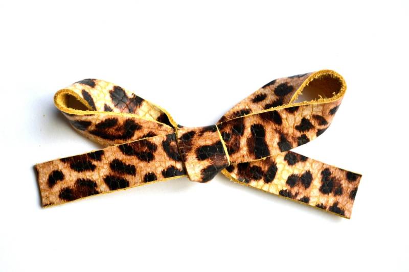 Übergroße Leopard Print Leder Schleife Clip Adorable Foto Prop Für Neugeborene Mädchen Kind Erwachsene Sommer Headwrap Hübsche von LittleKateDesigns