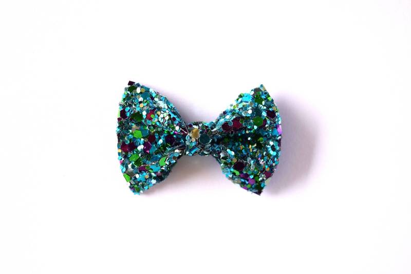 Unter Dem Meer Kleinen Glitzer Schleife Clip Foto Prop Für Mädchen Liebenswert Sommer Blau Grün Frühling Kleine Babys Kleinkinder Erwachsene Bogen Unter Dem Meer Kleinen Glitzer Schleife Clip Foto Prop Für Mädchen Liebenswert Sommer Blau Grün Frühling Kleine Babys Kleinkinder Erwachsene Bogen von LittleKateDesigns