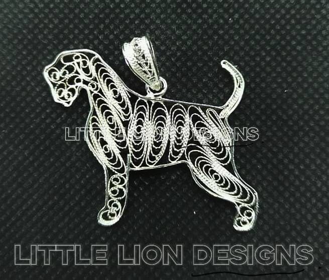 Riesen Schnauzer Sterling Silber Pin | /Anhänger Halskette Brosche Fiigree Hund Gold Geschenk/ von LittleLionDesignsMK