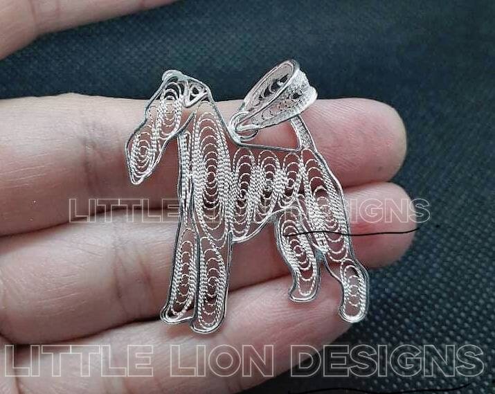 Wire Fox Terrier Sterling Silber Anhänger/Halskette, Pin, Brosche, Maßgeschneiderte Hundeanhänger, Filigrane Kunst Sammlerstück, Kleiner Löwe Design von LittleLionDesignsMK