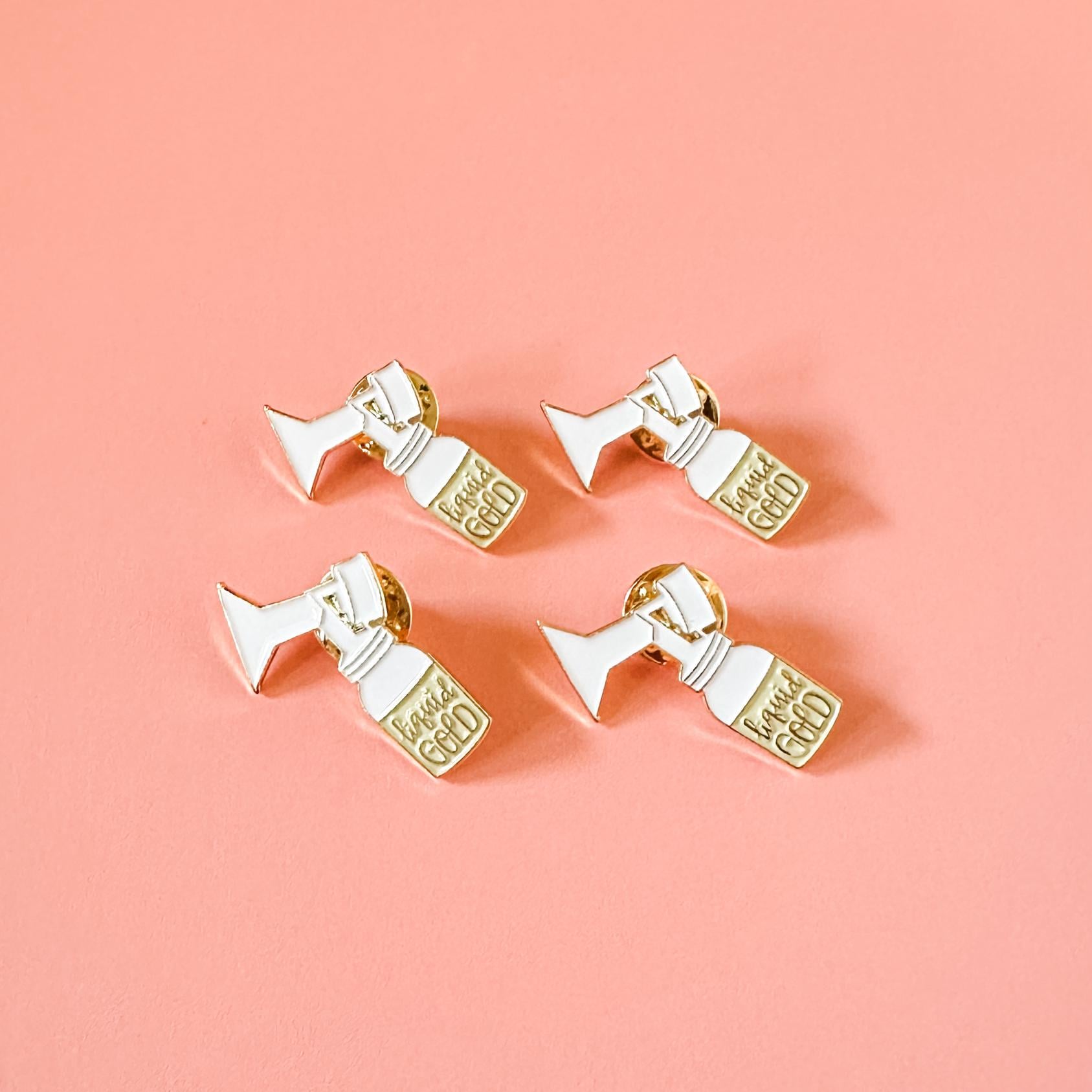 Gold Emaille Pin Stillende New Mom Geschenk von LittleLoveliesStudio