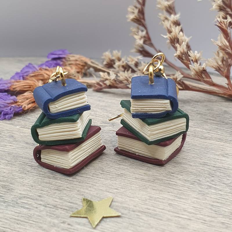 stapel Bücher Ohrringe Für Leseratten Rot, Blau + Grün, Kleine Kawaii Bücher, Edelstahl, Polymer Clay, Handgemacht | Von Littleluxlabel stapel Bücher Ohrringe Für Leseratten Rot, Blau + Grün, Kleine Kawaii Bücher, Edelstahl, Polymer Clay, Handgemacht | Von Littleluxlabel von LittleLuxLabel