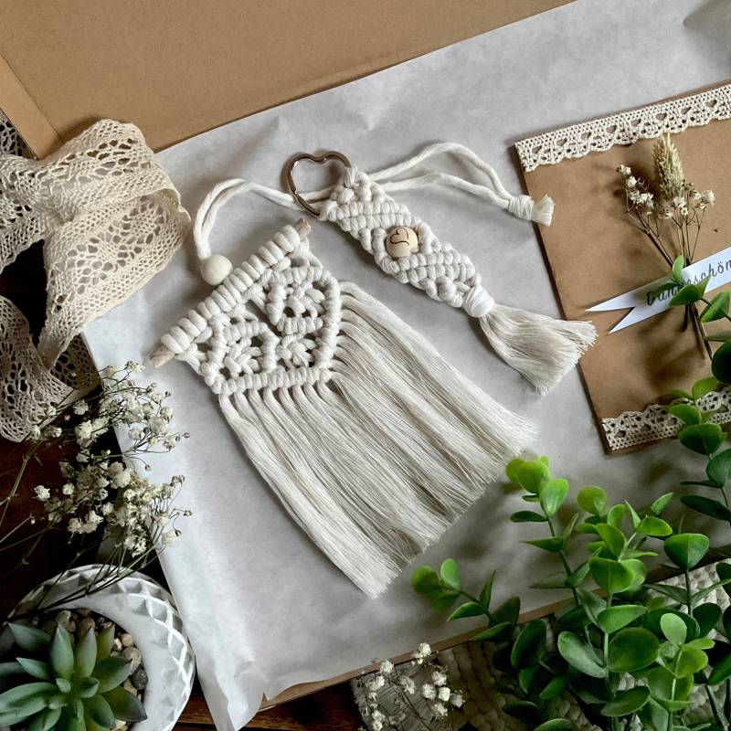 Makramee Geschenke-Set/Mini-Makramee Und Schlüsselanhänger Mit Perle Geschenkidee Valentinstag Muttertag Boho von LittleMacrameThings