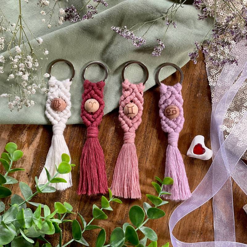 Makramee Schlüsselanhänger Mit Sternzeichenperle/Personalisiert Geschenkidee Tierkreiszeichen Astrologie von LittleMacrameThings