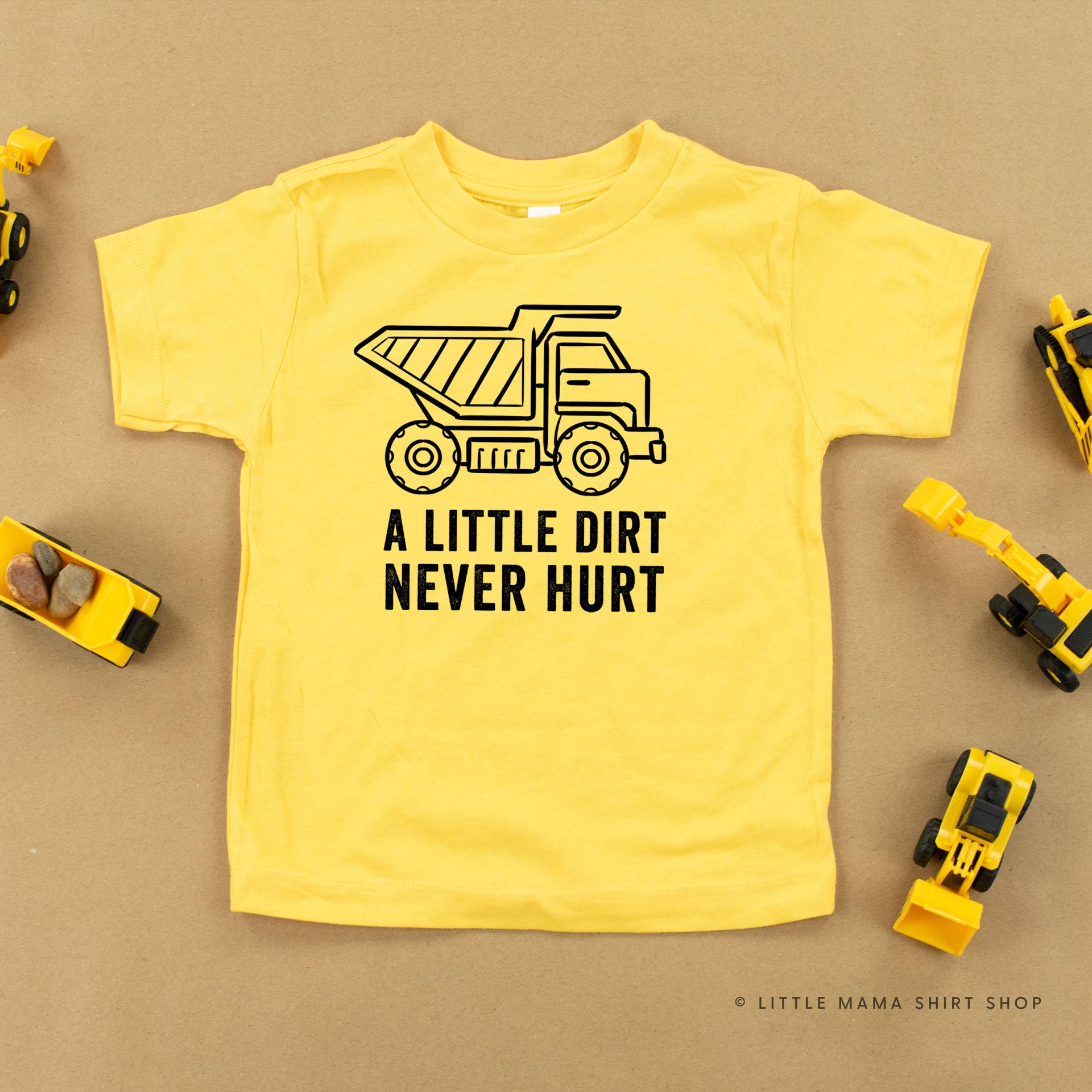 A Little Dirt Never Hurt - Bau | Kinder Shirt Kleiner Jungen Kleinkind Grafik Tees Kipper T-Shirt von LittleMamaShirtShop