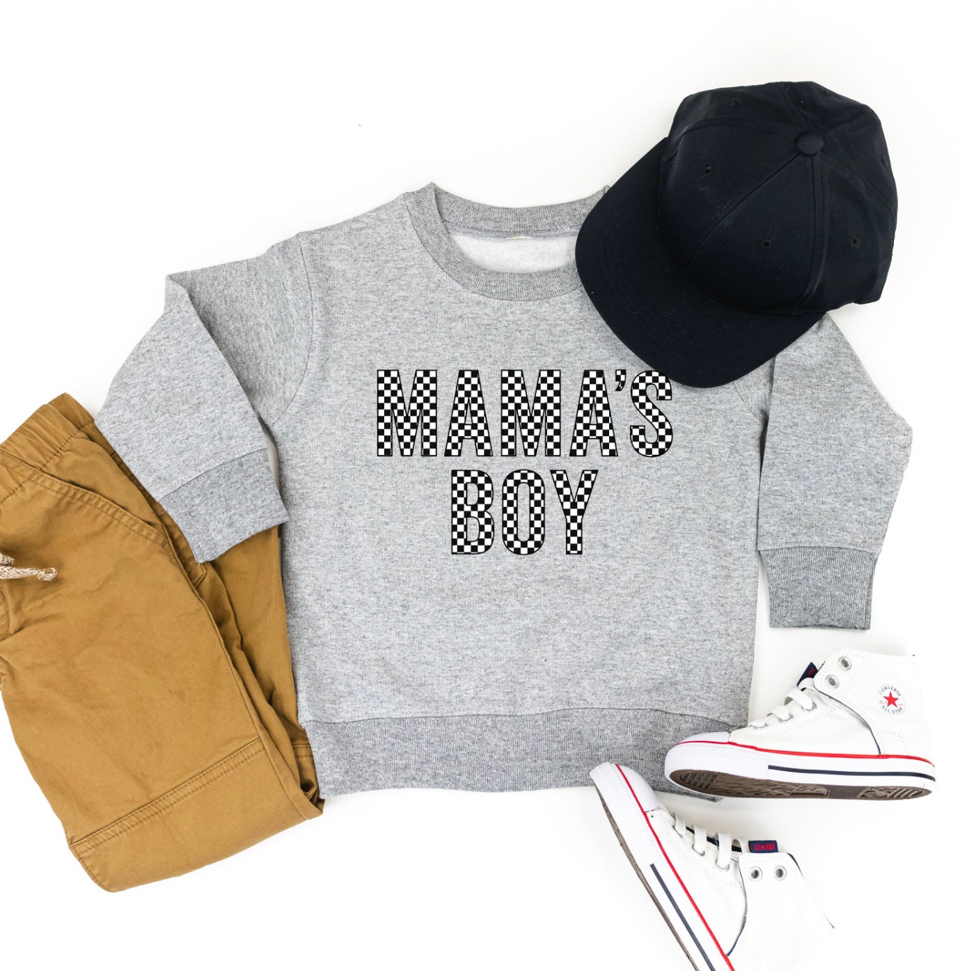 Block Font Checkers - Mama Es Boy Kinderpullover | Groovy Kid Sweater 70Er Vibe Pullover Für Kinder Sweatshirt Kariert von LittleMamaShirtShop