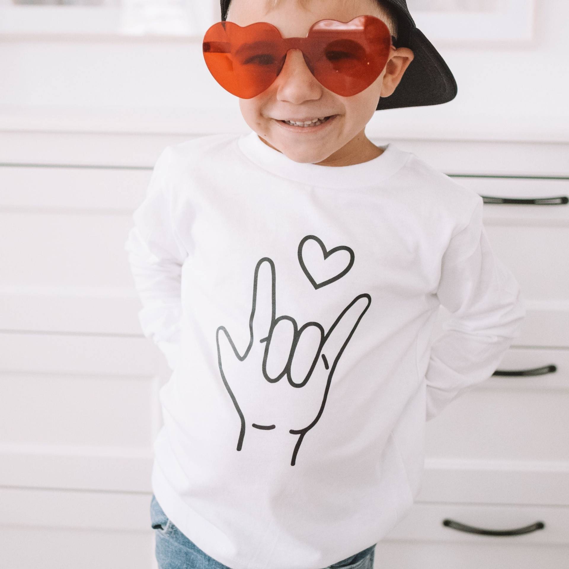 Gebärdensprache - I Love You Langarm Kinder Shirt | Valentinstag Outfit Kid Valentine Tees Herzensbrecher von LittleMamaShirtShop