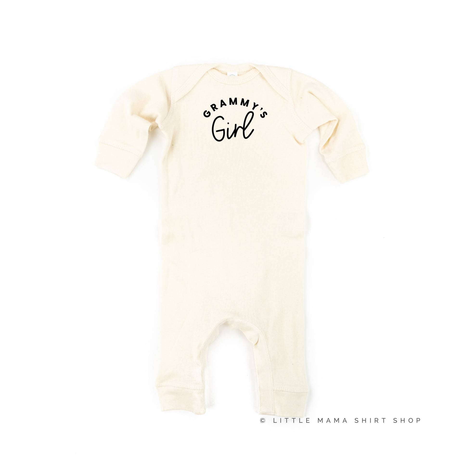 Grammy Es Girl - One Piece Baby Sleeper | Body Grafik Tees Strampler Schlafer von LittleMamaShirtShop