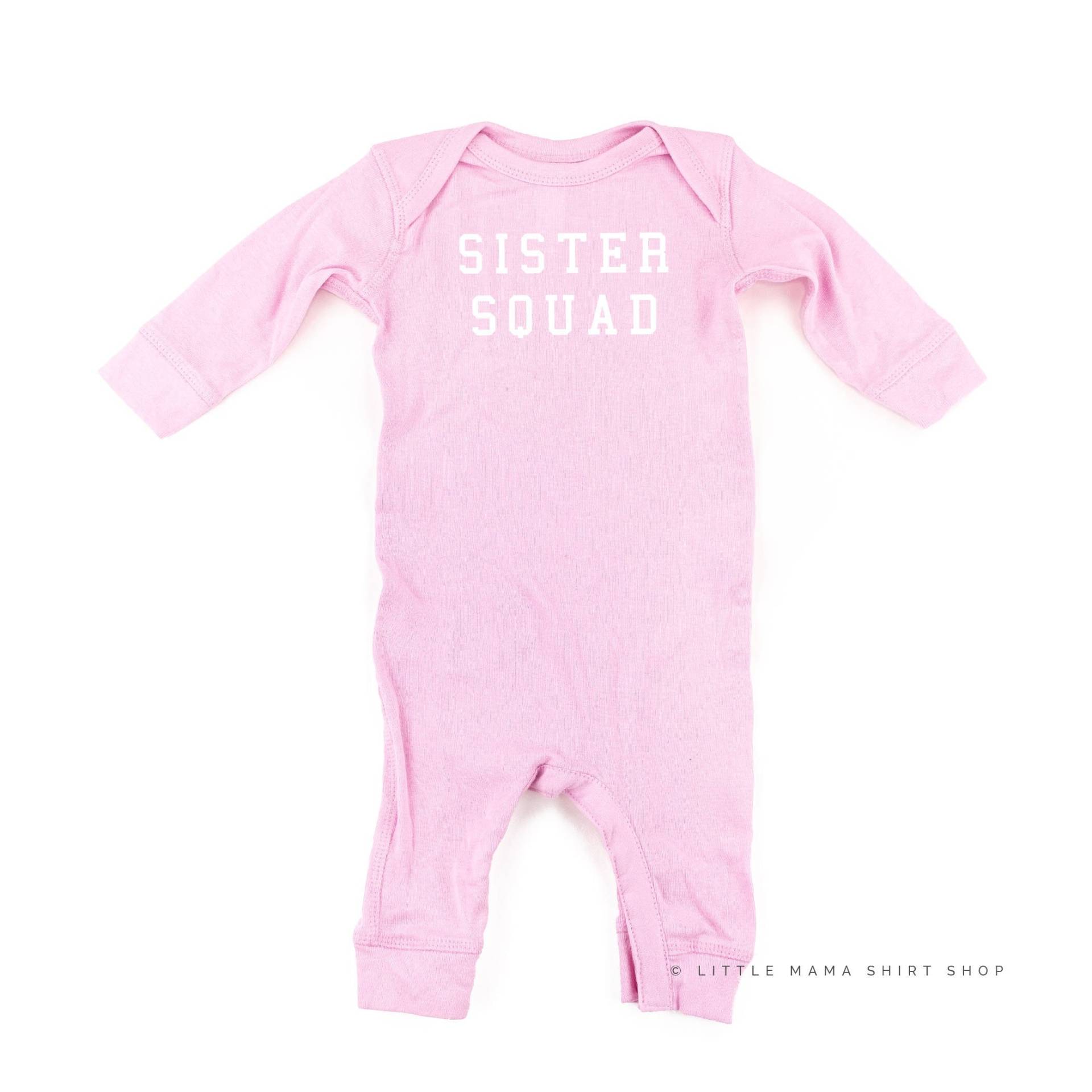 Sister Squad | Schlafwagen Baby Body Grafik Tees Strampler Schlafer Schwester Shirt Geschwister von LittleMamaShirtShop