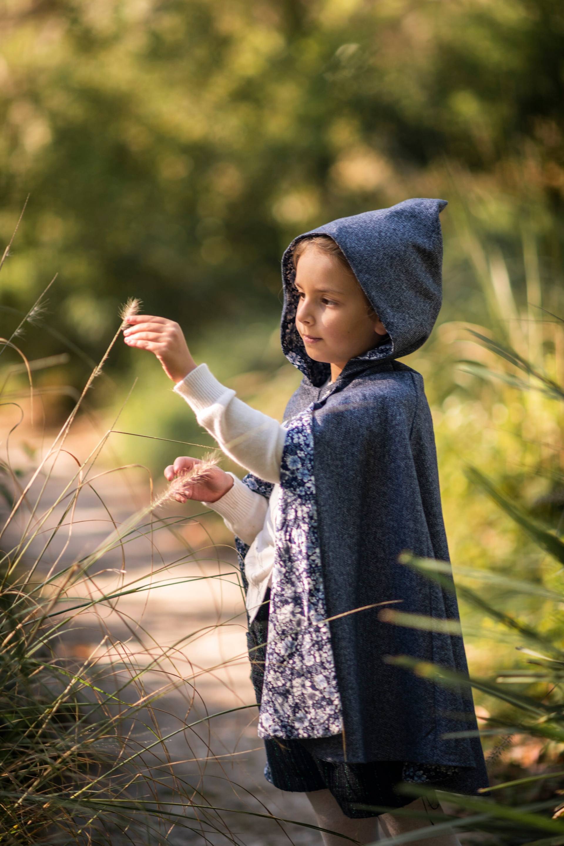 Cape Aus Blauem Tweed Cape Aus Blauem Tweed von LittleMartine