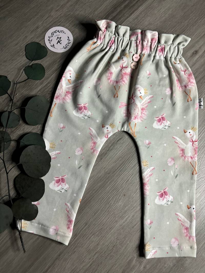 Paperbaggr. 74Sweatschwanenballerina Paperbaggr. 74Sweatschwanenballerina von LittleMiKaShop