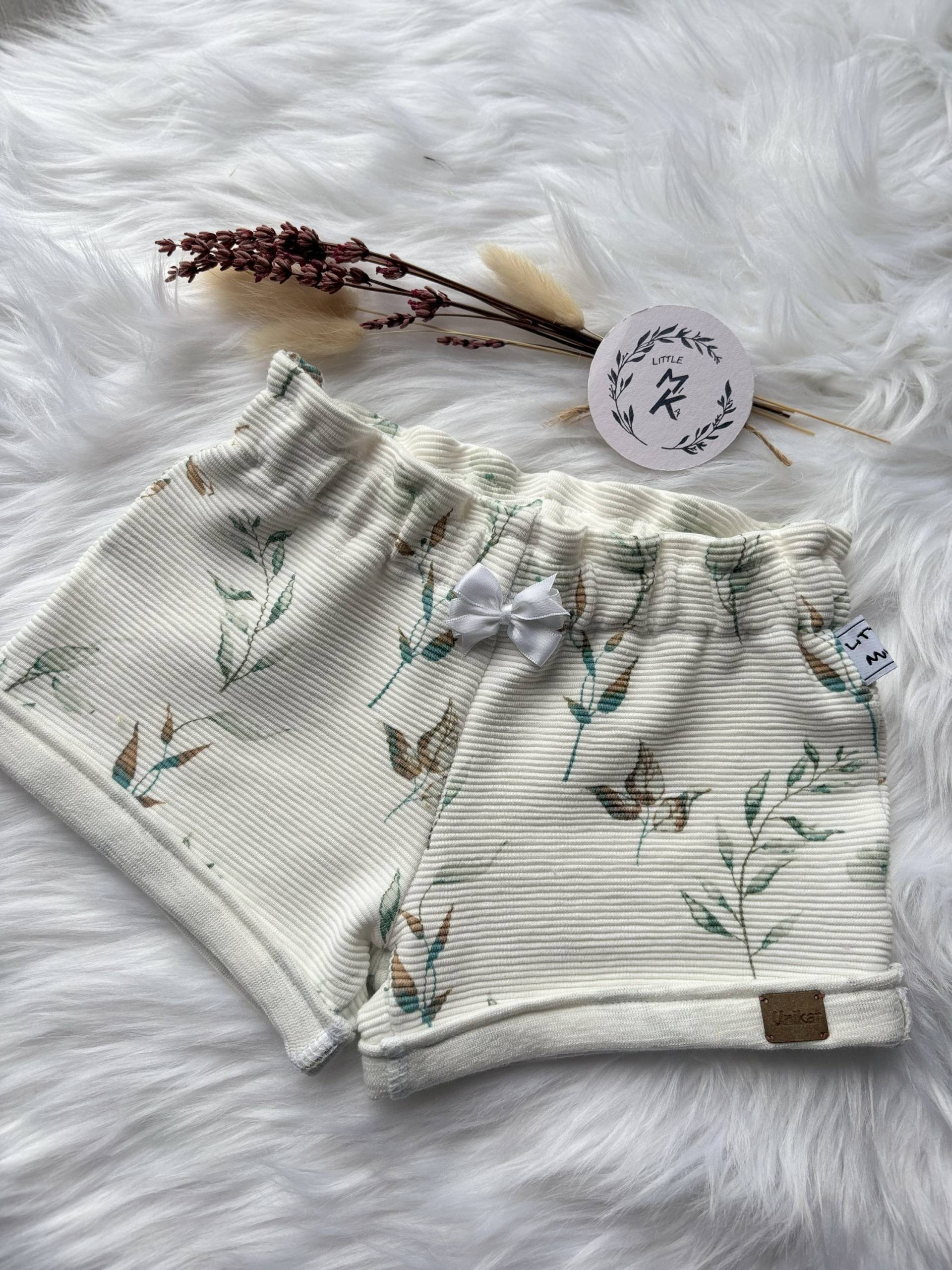 Sommershorts Gr.80Rippjerseyblätter Sommershorts Gr.80Rippjerseyblätter von LittleMiKaShop