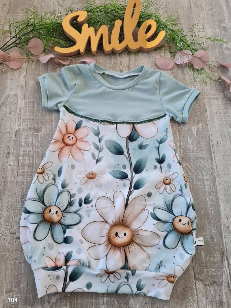 Ballonkleid Größe 104 Mädchen Kinderkleid Kurzes Kleid Kurzarmkleid Blumen von LittleMilea