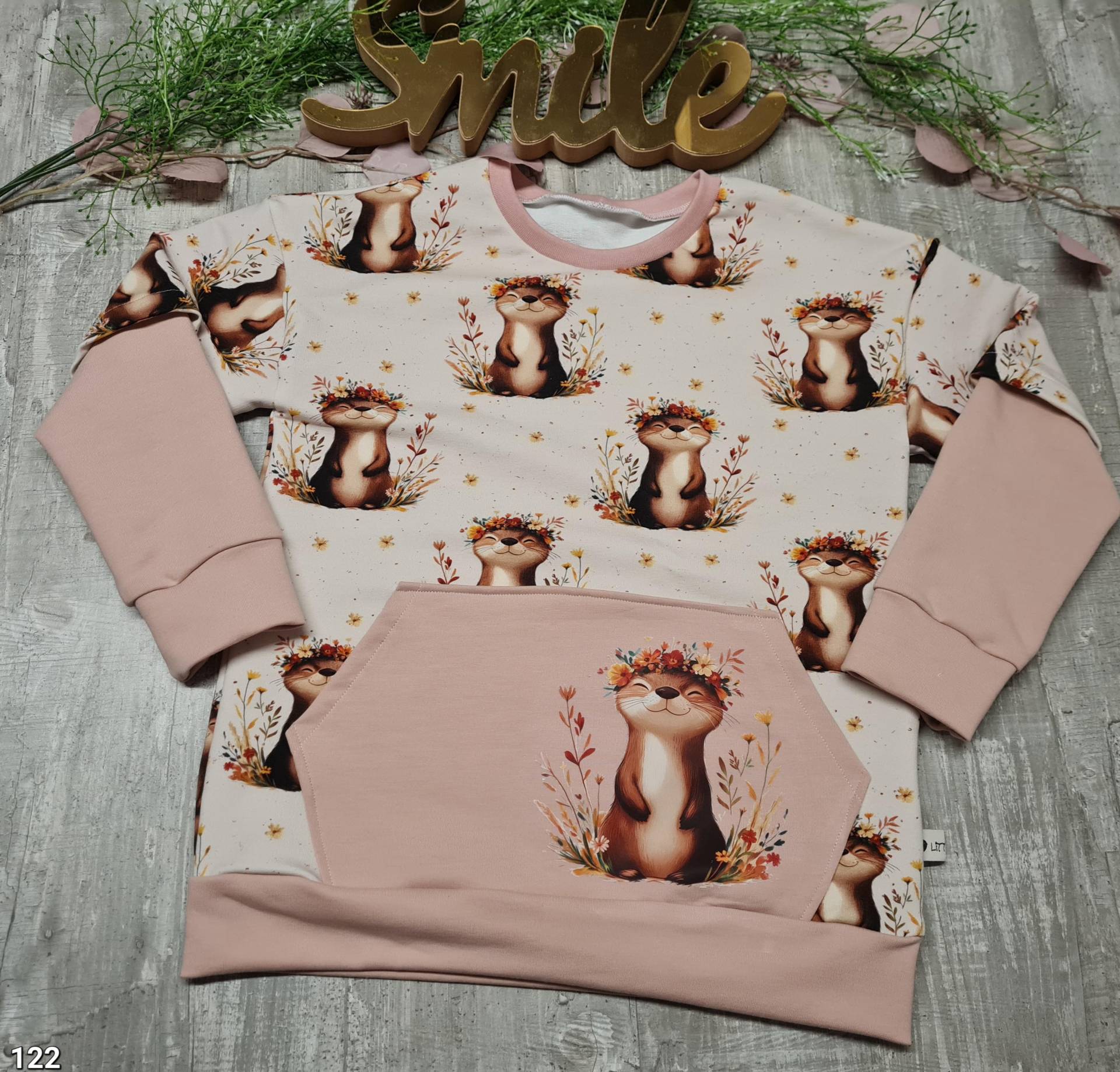 Sweatshirt Sweater Pullover Hoodie Ottermädchen Größe 122 von LittleMilea