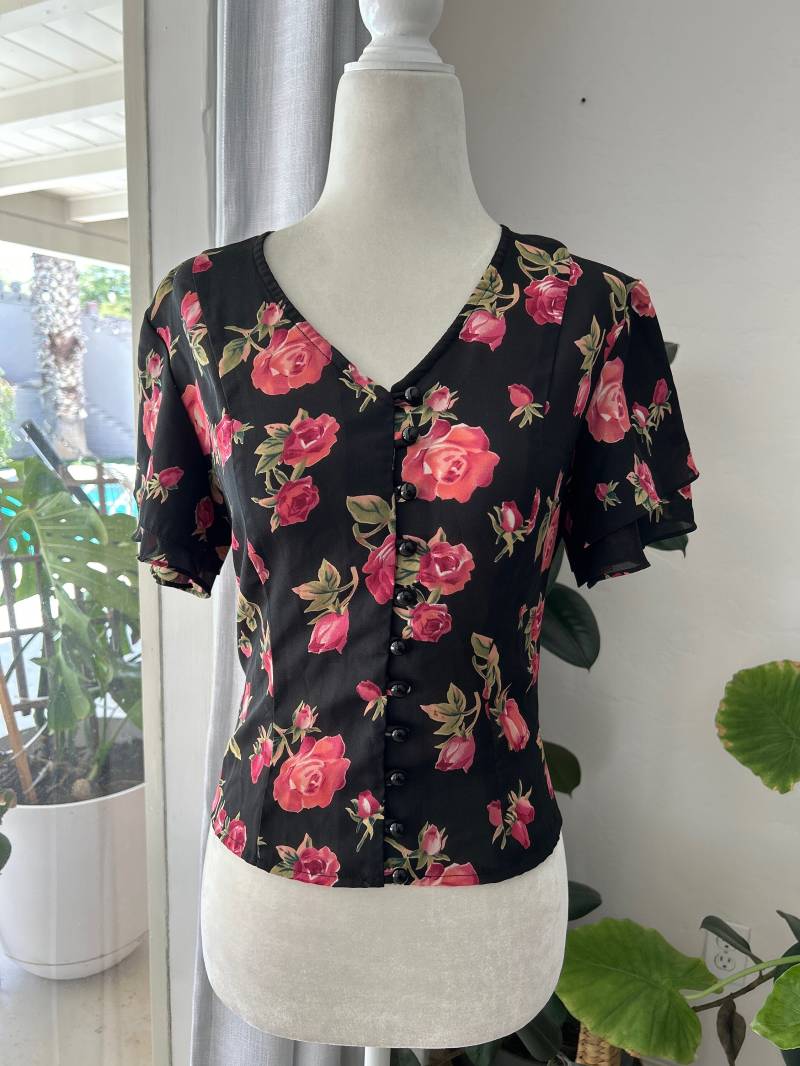 Flirty Rosen Print Cropped Bluse von LittleMissVintage3