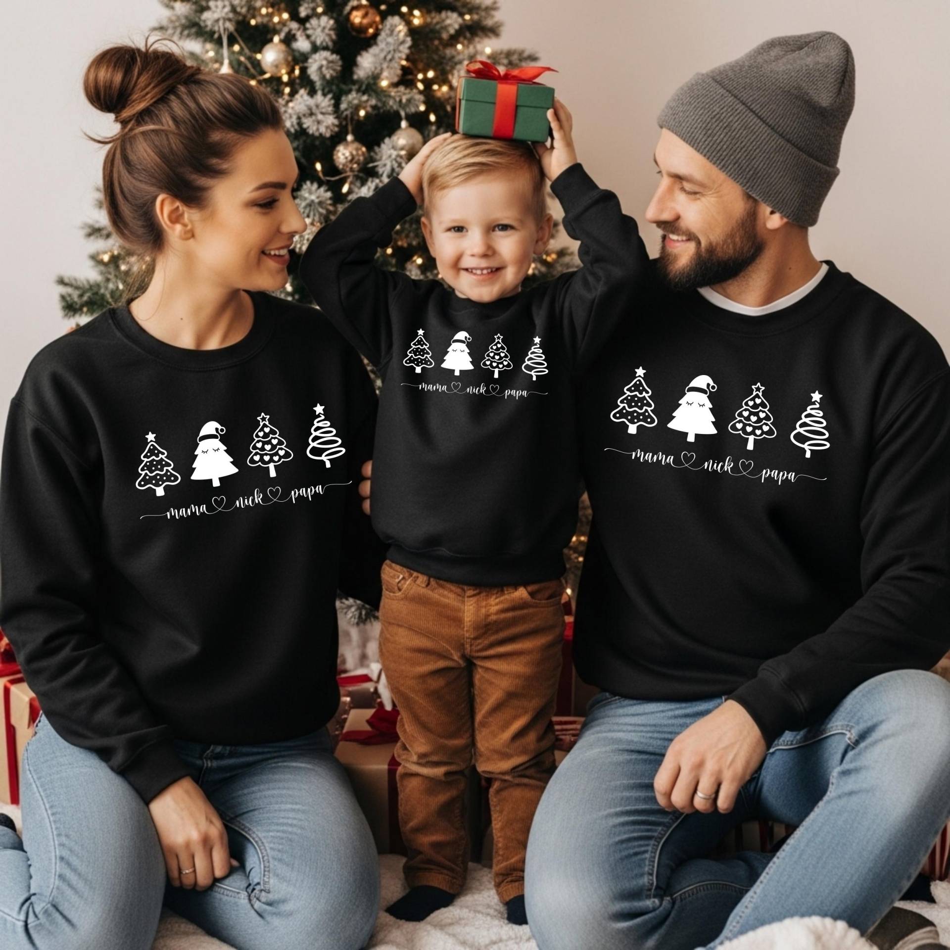 Weihnachtspullover Familien Outfit-Christmas Sweatshirt Mit Tannenbäumen, Winter Outfit.geschenk Zu Weihnachten.kinder Weihnachts Pulli von LittleMonkeyShopDE