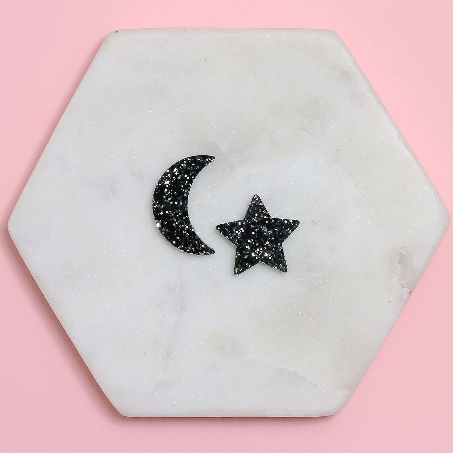 Schwarzer Glitzer Mond Und Stern Ohrstecker von LittleMooseJewellery