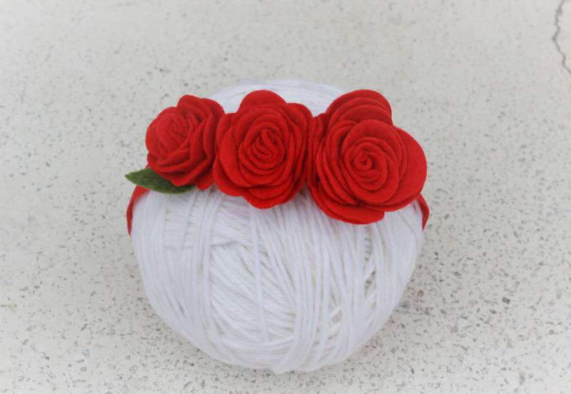 Handgefertigtes Haarband in Rot, Altrosa, Weiß Und Creme Für Babys, Mädchen Frauen/Photo Prop Blumenkranz Hochzeit von LittleNaturalKnits