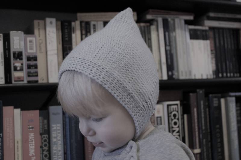 Handgestrickte Baby, Kleinkind & Kinder Elfen Pixie Mütze Aus Reiner Merino Wolle in Hell Grau, Rot, Grau-Grün Und Aqua, Mehrere Farben, Bio von LittleNaturalKnits