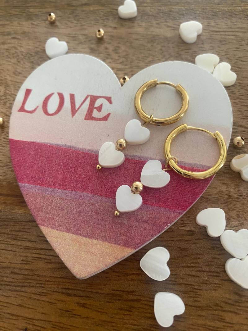 Creolen Mit 2 Herzanhängern-Perlmutt von LittlePearlsbyPia