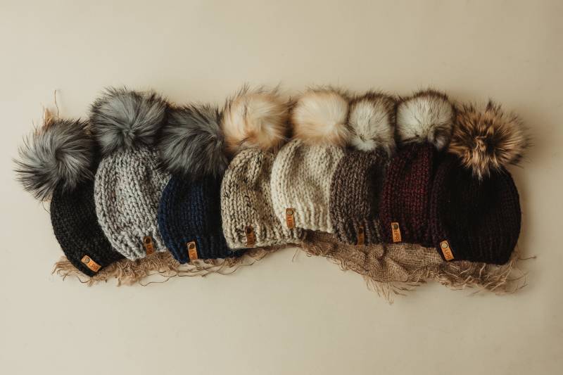 Handgefertigte Strickmütze Mit Kunstfellbommel - Wählen Sie Ihre Farben von LittlePinkRibbons