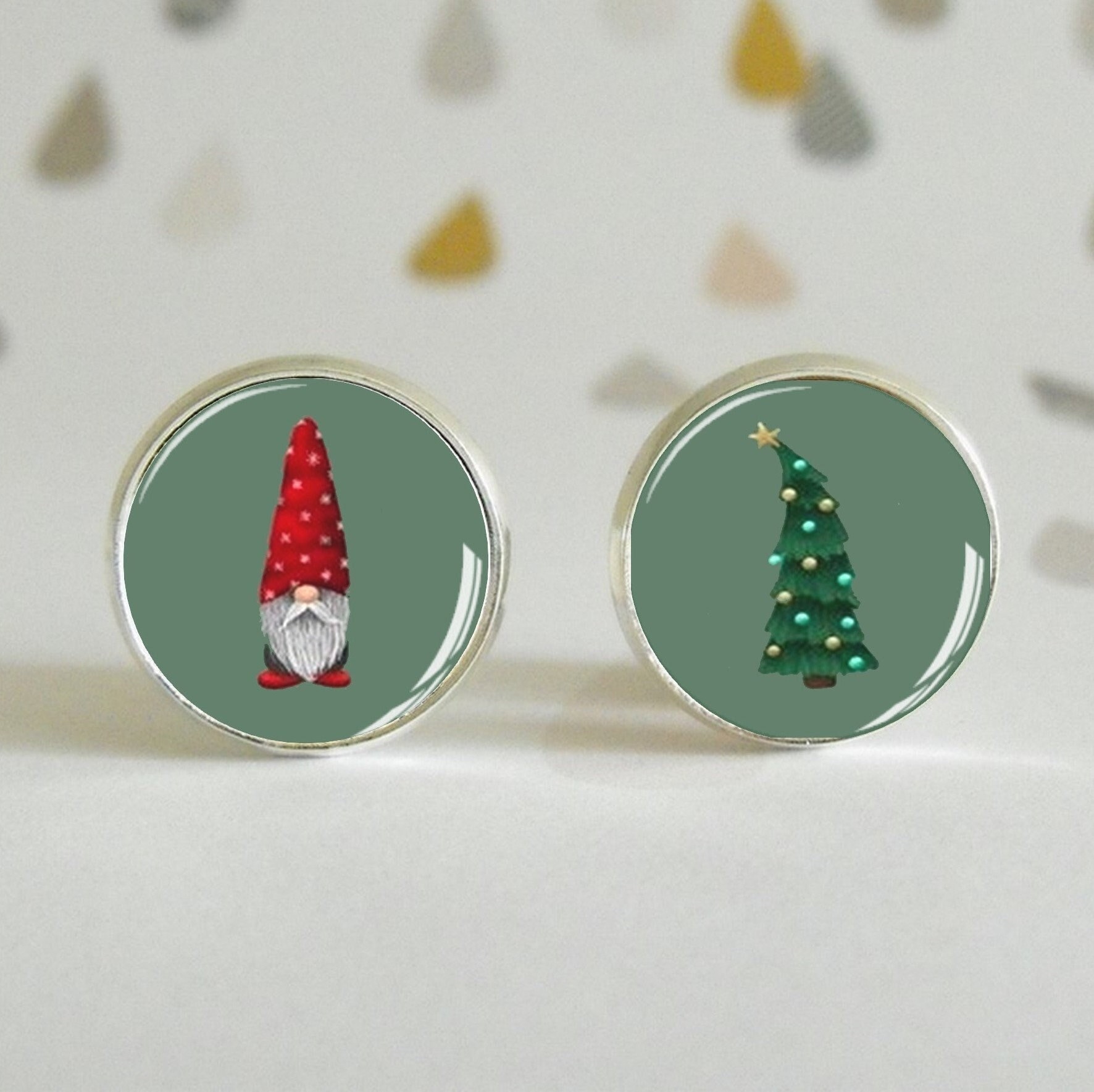 Weihnachten - Ohrringe Ohrstecker Mit Glascabochon Fröhlich Pastellfarben Grafik Mehrfarbig von LittlePopBoutique