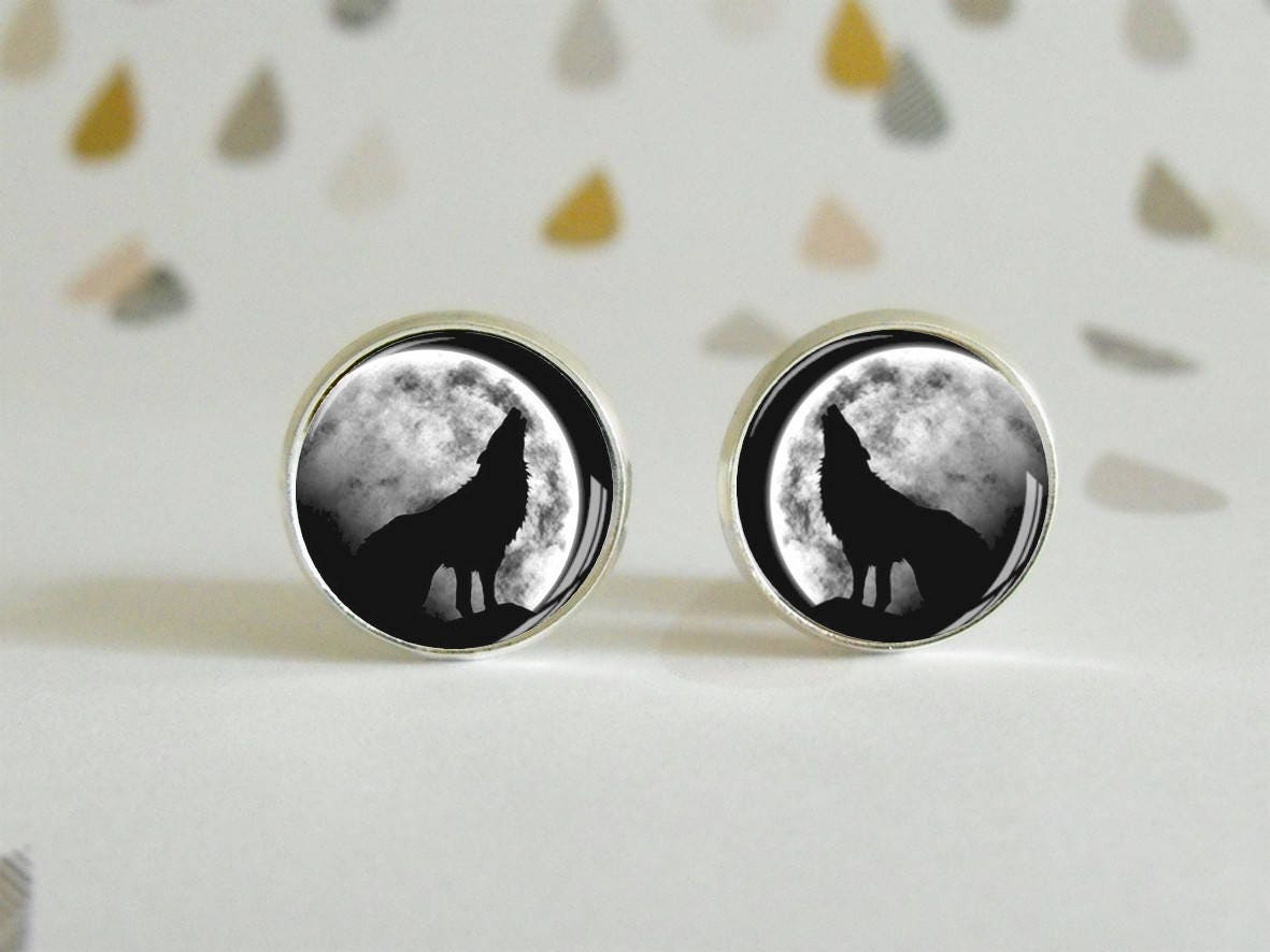 Wolf - Ohrstecker Geschenk Tierschmuck Natur Mond Planet Silhouette Grafik Schwarz-Weiß von LittlePopBoutique