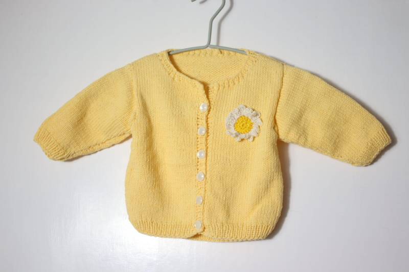 Newborn Baby Girl Handmade Cardigan 0-3 Months von LittlePrinceByLucy