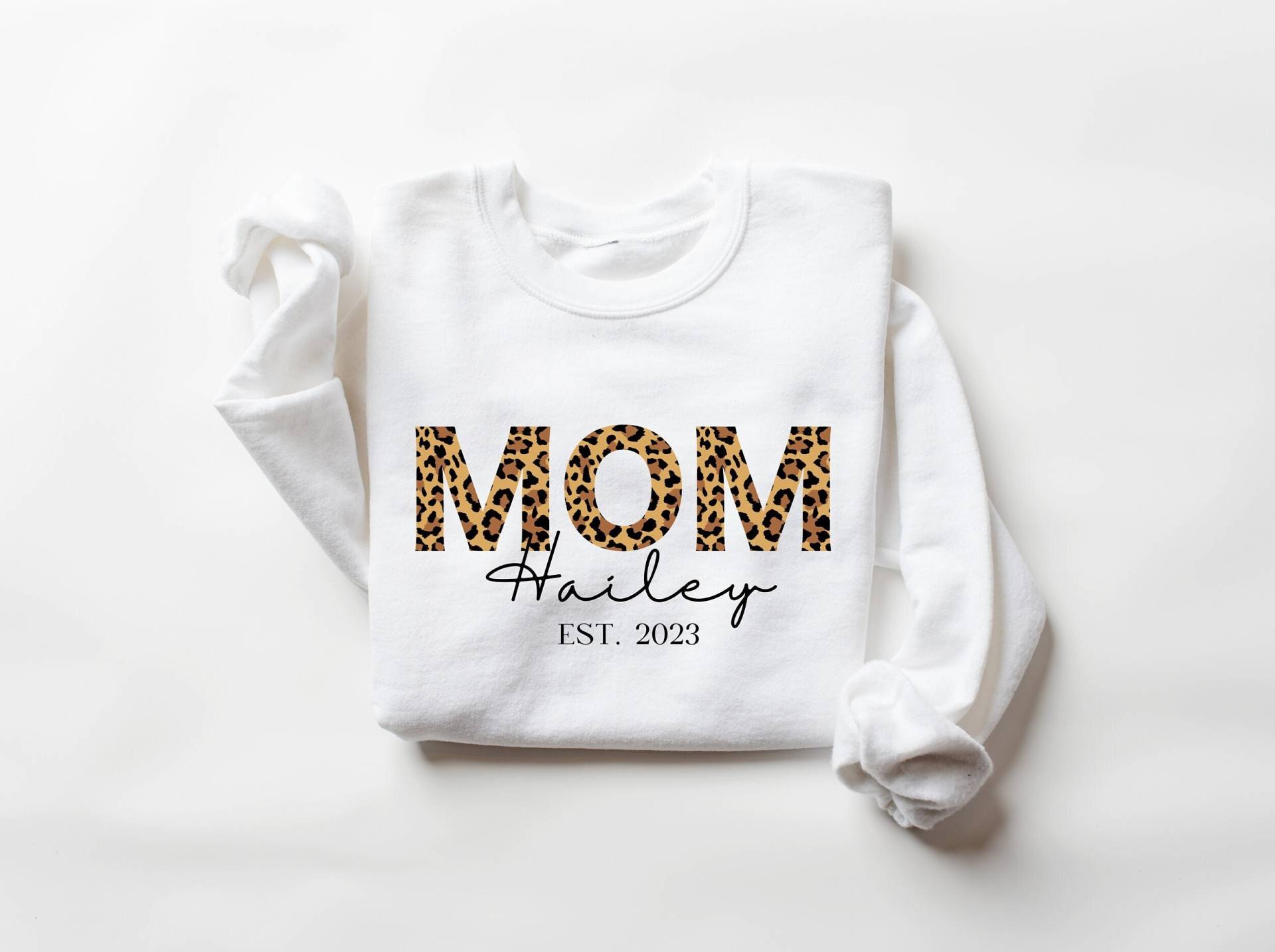 Custom Mom Est 2023 Sweatshirt, Sweater, Crewneck, Personalized Sweatshirt Year Of Birth, Customized Mommom Gift von LittleRioDesigns