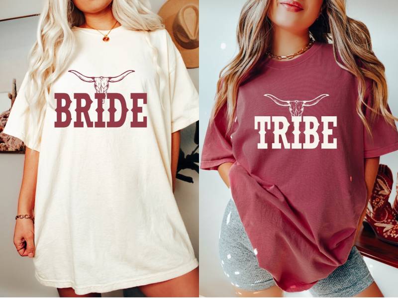 Getting Hitched Rowdy Shirt, Country Bachelorette Shirts, Western Party Favors, Nashville Wedding Gifts, Bride Cowgirl von LittleRioDesigns