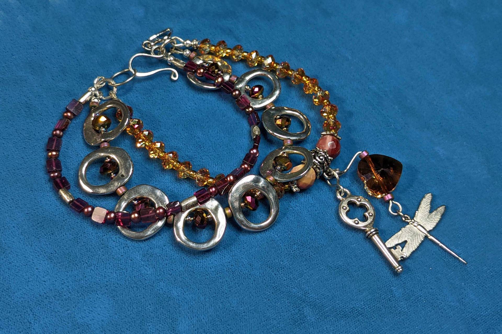 Schlüssel Zu Meinem Herzen - Charm-Armband Aus Sterlingsilber, Rotem Granat Und Perle Schlüssel Zu Meinem Herzen - Charm-Armband Aus Sterlingsilber, Rotem Granat Und Perle von LittleRiverDesignsNH