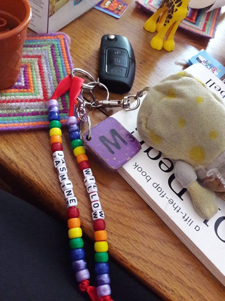 Personalisierter Perlen Taschenanhänger Regenbogen Name Schlüsselanhänger Personalisierter Perlen Taschenanhänger Regenbogen Name Schlüsselanhänger von LittleSewandSews1