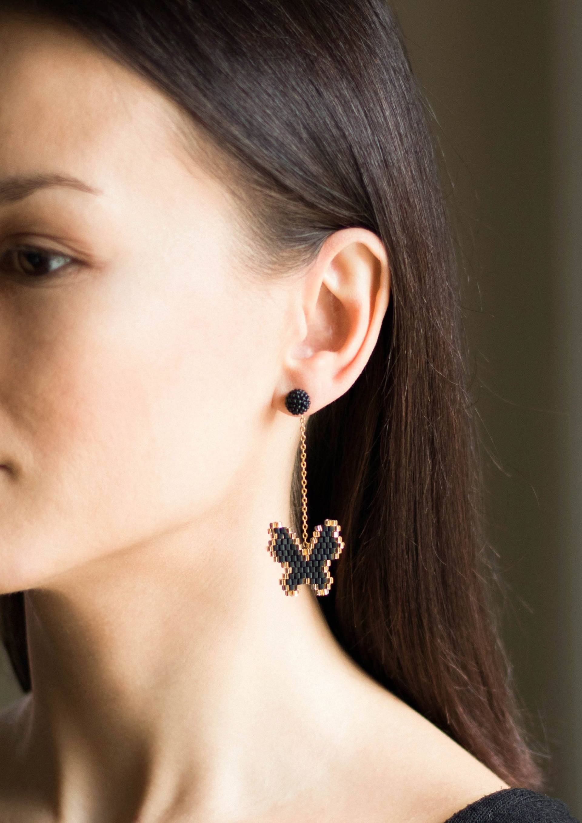 Elegante Prom Abend Ohrringe/Schwarze Und Gold Perlen Schmetterling Minimalist Ohrstecker Elegante Prom Abend Ohrringe/Schwarze Und Gold Perlen Schmetterling Minimalist Ohrstecker von LittleSiJewellery